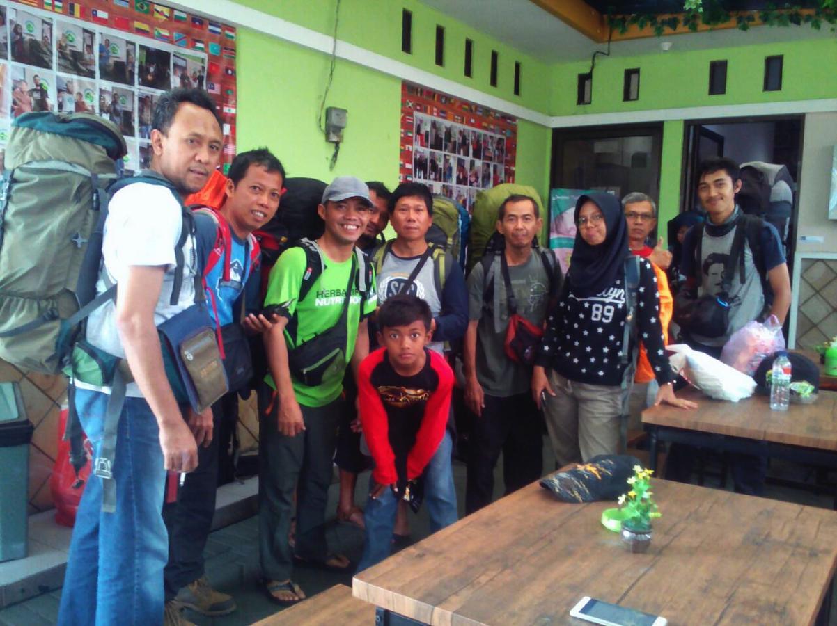 Pondok Backpacker マラン エクステリア 写真